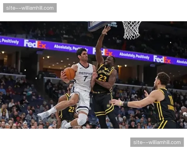 勇士伤病潮考验轮换深度 波杰姆斯基桑托斯获重用