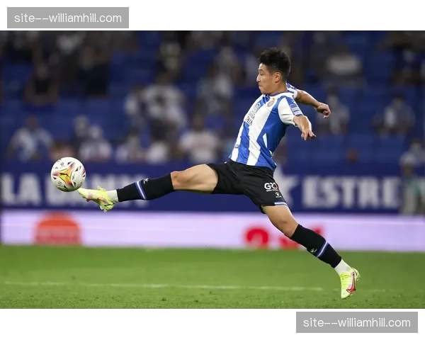 武磊2球状态逐步恢复 海港前锋伤愈后寻找节奏